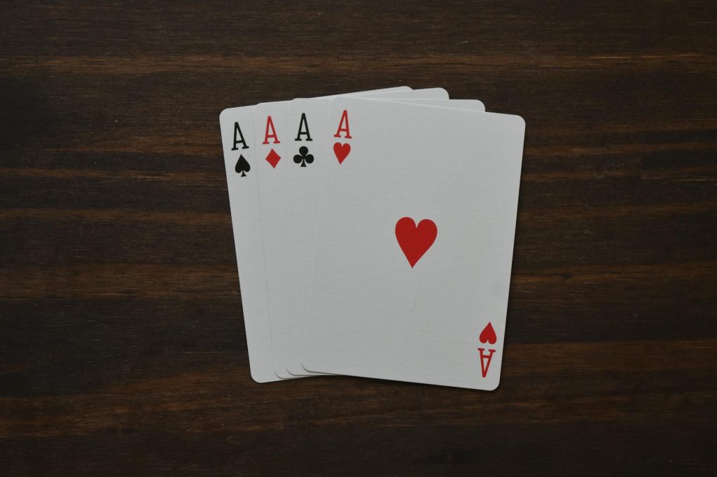 Tìm hiểu game bài Poker ở nhà cái J88